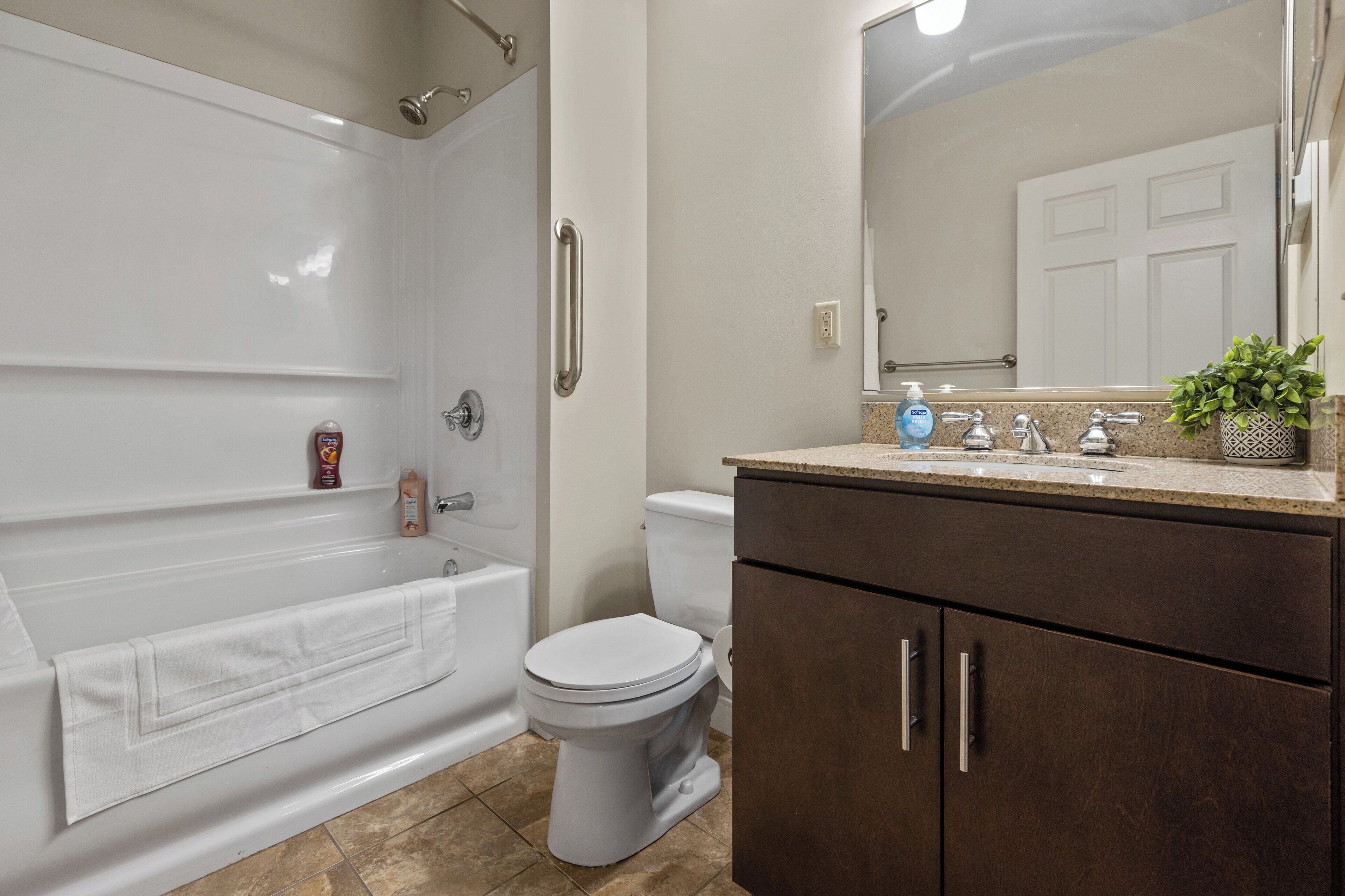 Superior Apartment | Bathroom | Hair dryer, towels, soap, shampoo