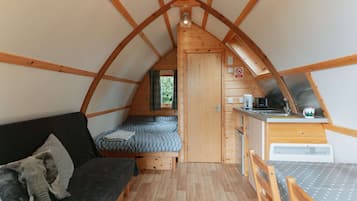 1 bedroom, WiFi (free), bed sheets