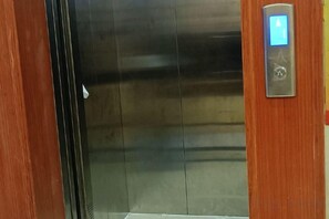 Uklassifisert bilde, 5 av 7, knapp
