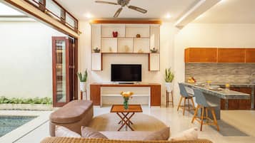 Televisi layar datar 43-inci dengan saluran TV digital dan TV