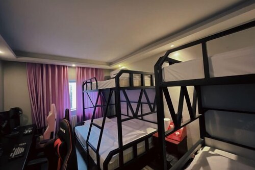 Happy business E-sports Hotel