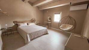 2 bedrooms, iron/ironing board, WiFi, bed sheets - Velies House, Kaikna Evolutionary Estate (Toscana)