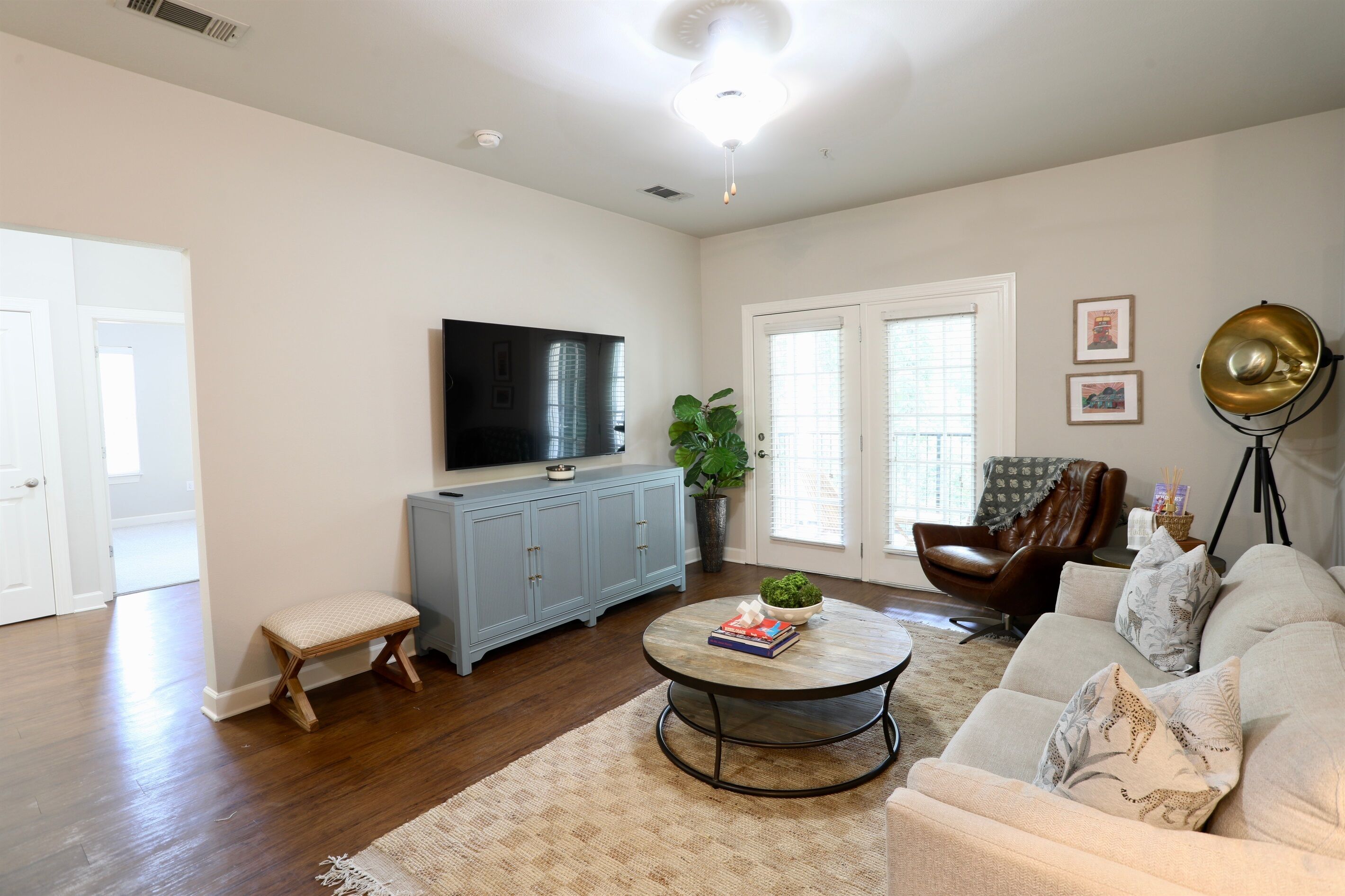 Newly Renovated! Walk to the Vaught from "The Powder Blue Perch"!