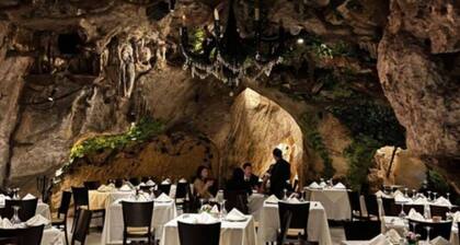 Cozy & Beautiful City Center House with JACUZZI in Santo Domingo