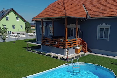 Beautiful 4-bed House in the Neahe Wien