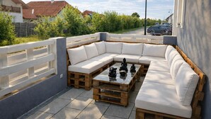 Terrace/patio - Beautiful 4-bed House in the Neahe Wien (Guntersdorf)
