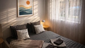 2 bedrooms, iron/ironing board, free WiFi, bed sheets - Beautiful 4-bed House in the Neahe Wien (Guntersdorf)