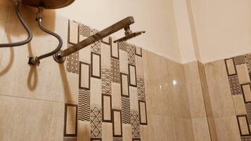 Håndklær, såpe og toalettpapir