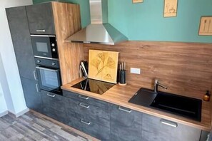 Refrigerador, microondas, horno y lavavajillas