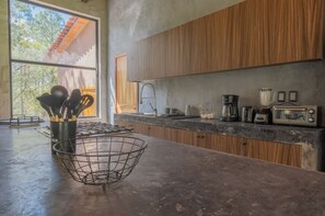 Family House, Garden View | Private kitchen