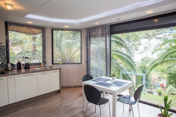 Dining - Villa Meditation (Opština)