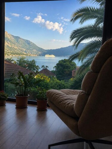 Villa Meditation: Private Bay of Kotor Villa, Sea View & Walk to Beach