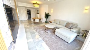 Smart TV - El Paraiso near Marbella. 8 beds. 3 bath. Rooftop. Pool. AC, WiFi (El Paraíso)