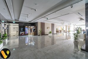 Lobby - Vogue | Hera Tower Sports City near First Avenue Mall (Dubai)
