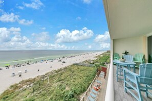 Lejlighed - flere senge (Majestic Beach Towers 2-404) | Udendørs spisemuligheder