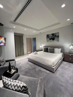 2 bedrooms, in-room safe, WiFi, bed sheets