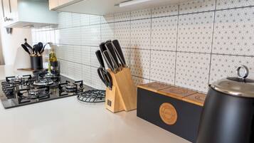 Réfrigérateur, four, lave-vaisselle, grille-pain