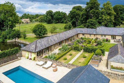 Lavender Farmhouse - Five Bedroom Villa, Sleeps 10