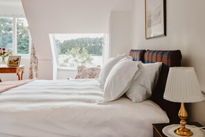12 slaapkamers, een strijkplank/strijkijzer, internet, beddengoed