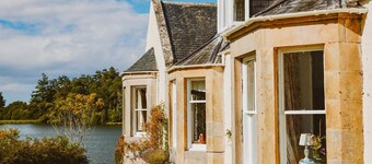 The Secret Loch - Six Bedroom Villa, Sleeps 12