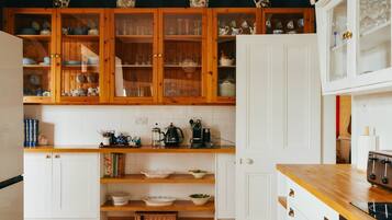 Dishwasher, high chair