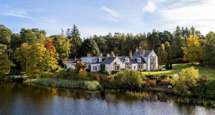 The Secret Loch - Six Bedroom Villa, Sleeps 12