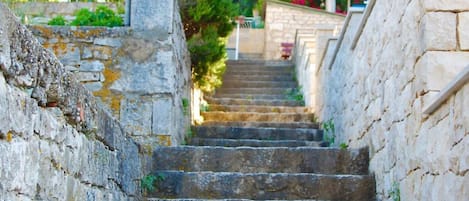 Apartment (One Bedroom Apartment with Terrace) | Exterior