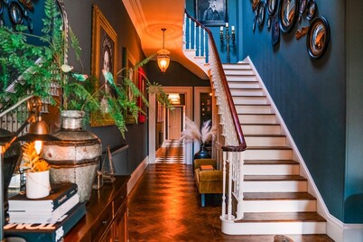 Laguna Mansion - Five Bedroom Villa, Sleeps 10