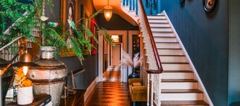 Laguna Mansion - Five Bedroom Villa, Sleeps 10