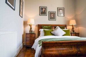 5 makuuhuonetta, silitysrauta/-lauta, Wi-Fi, vuodevaatteet