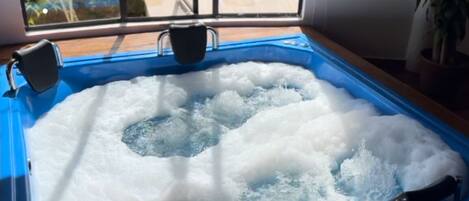 Private spa tub