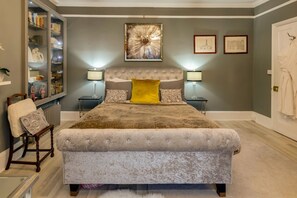 8 chambres, fer et planche à repasser, Wi-Fi, draps fournis