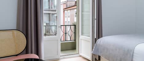 Studio with Balcony | 1 chambre, décoration personnalisée, ameublement personnalisé, bureau
