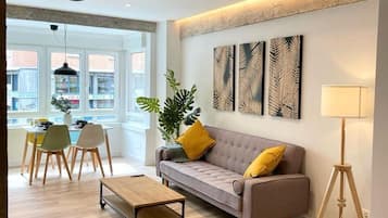 Apartment | Living area | TV