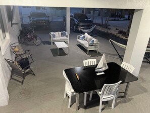 屋外ダイニングエリア