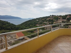 Property grounds - Telo Shehu Holiday Home (Radhimë)