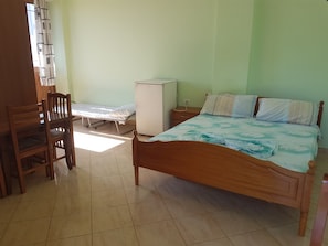 8 camere, Wi-Fi, lenzuola