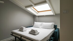 2 dormitorios, tabla de planchar con plancha, wifi gratis y ropa de cama