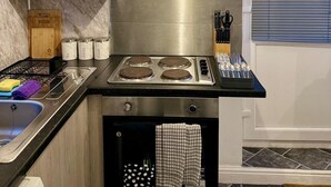 Apartment | Private kitchen | Fridge, microwave, oven, stovetop