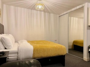 Apartment | 1 bedroom, iron/ironing board, free WiFi, bed sheets - Luxury Studio Apartment Birmingham (Birmingham)
