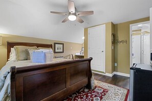 1 chambre, bureau, fer et planche à repasser, Wi-Fi gratuit