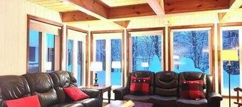 Family chalet and SPA near Mont Orford