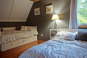3 bedrooms, iron/ironing board, travel cot, WiFi