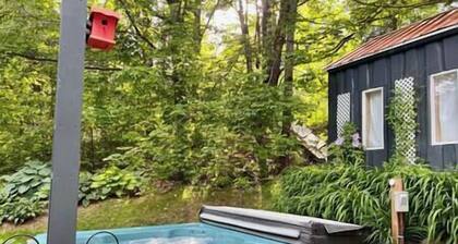 All-inclusive chalet with SPA near Mont Orford