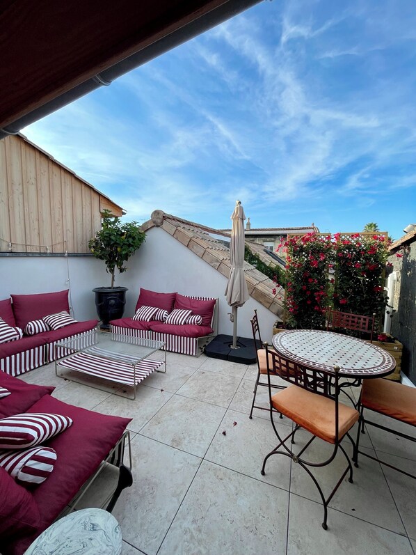 Outdoor dining - Latemporel - Mêlant Élégance et Sensualité (Bordeaux)