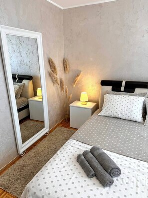 1 bedroom, iron/ironing board, WiFi, bed sheets