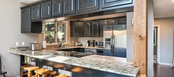 Tall Pines Escape at Crystal Mountain! Walk to Resort!