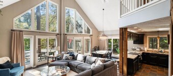 Tall Pines Escape at Crystal Mountain!  Walk to Resort!