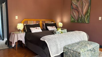 Deluxe Villa, Garden View | 8 bedrooms, iron/ironing board, free WiFi