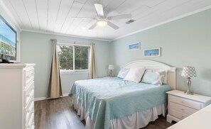 3 bedrooms, desk, iron/ironing board, free WiFi